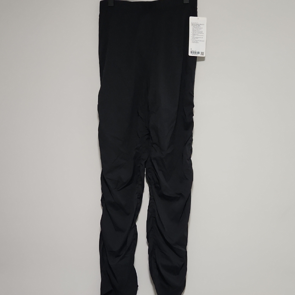 Lululemon NWT Dance Studio Slim Fit HR Flared Pant Size Medium